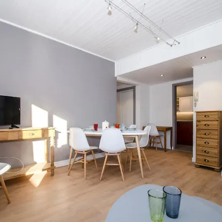 Spacieux T3 Lumineux à Chamonix, Balcon Vue Vallée, Parking, Proche Centre, Animaux Acceptés. - Fr-1-343-237